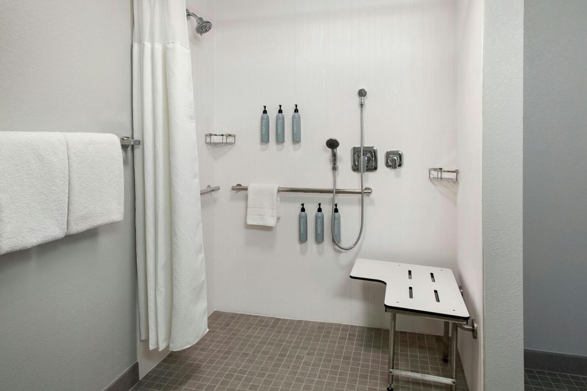 Courtyard By Marriott Minneapolis-St. Paul Airport Mendota Heights Bagian luar foto